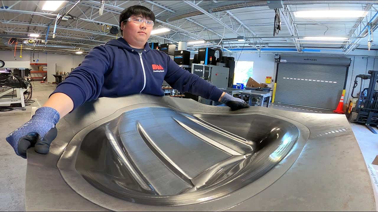 Figur | 3D Sheet Metal Forming - Figur